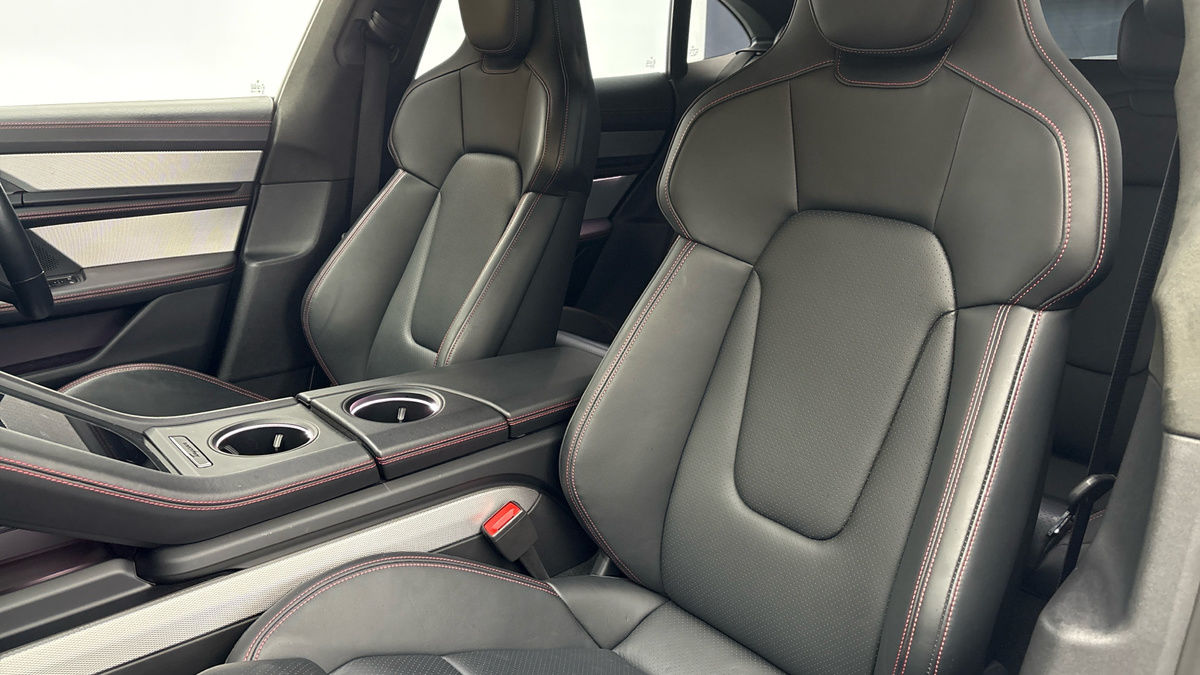Porsche Taycan Image 7
