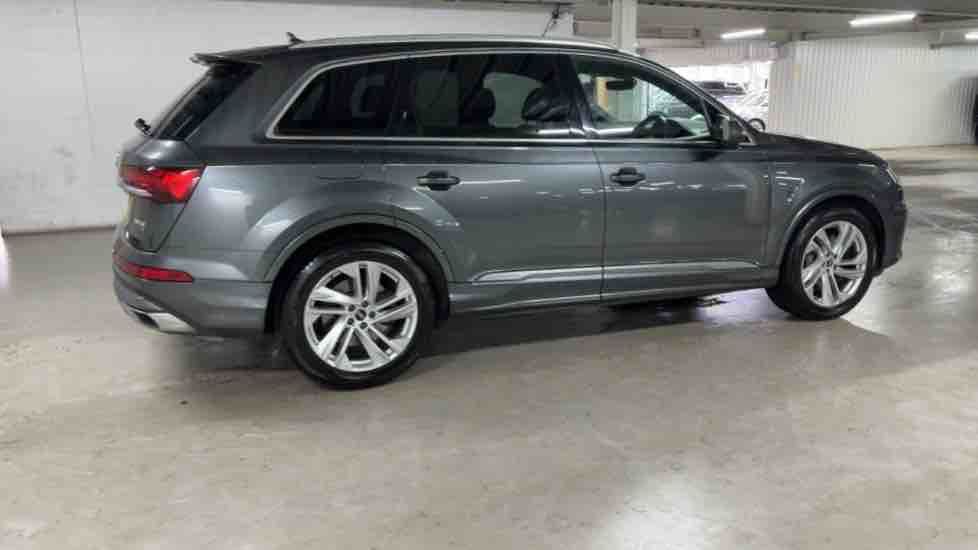 More views of Audi Q7
