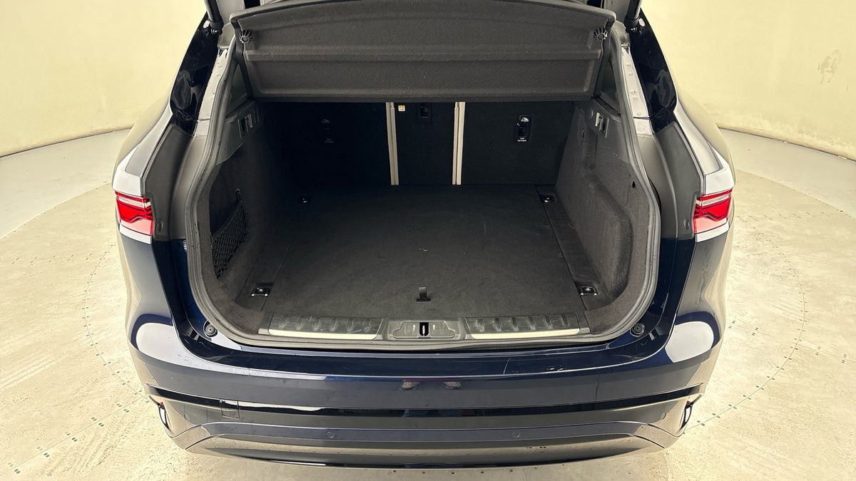 Jaguar F-PACE Image 11