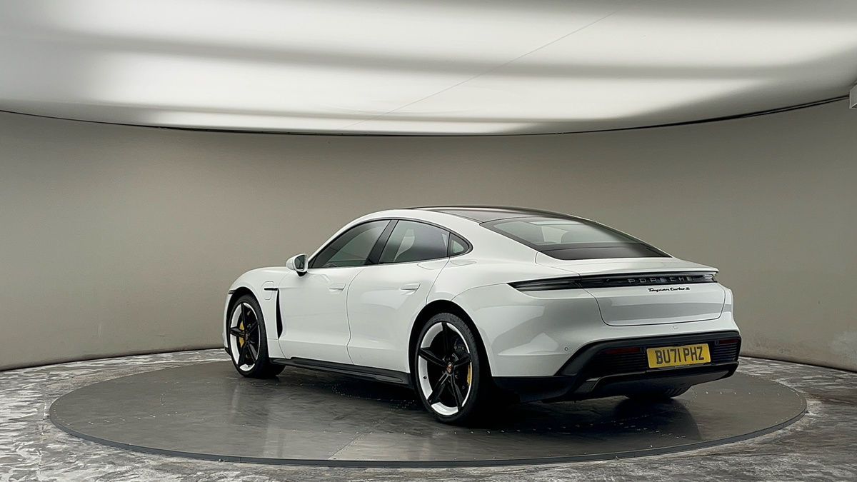 Porsche Taycan Image 2