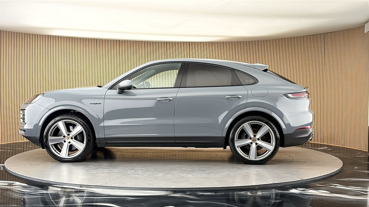 More views of Porsche Cayenne