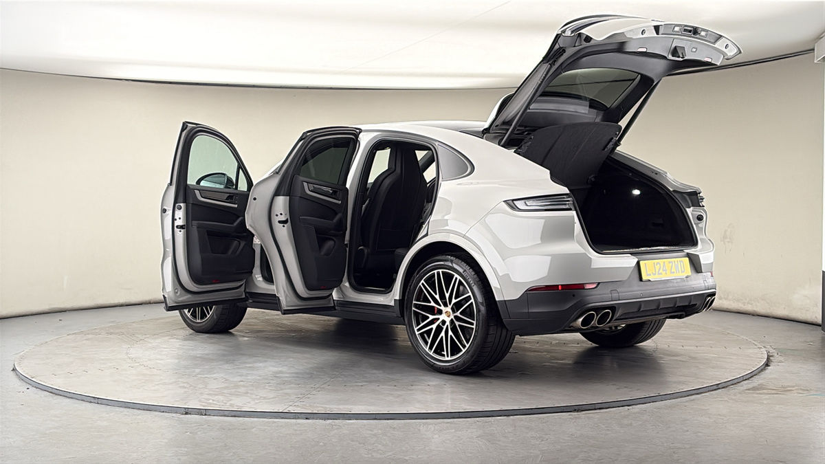 More views of Porsche Cayenne