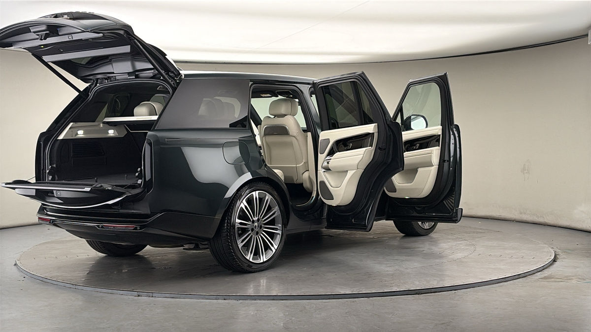 More views of Land Rover Range Rover