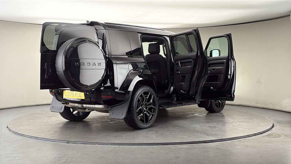 More views of Land Rover Defender 110