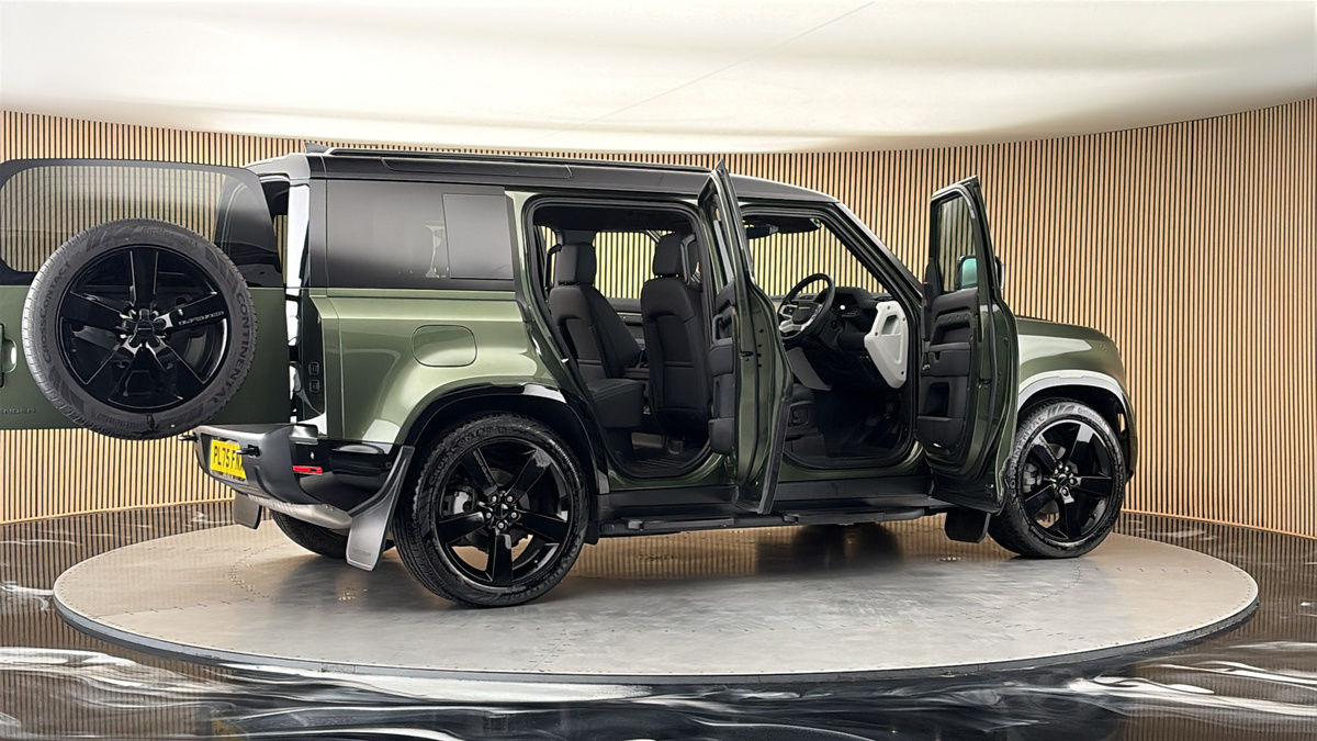 More views of Land Rover Defender 110