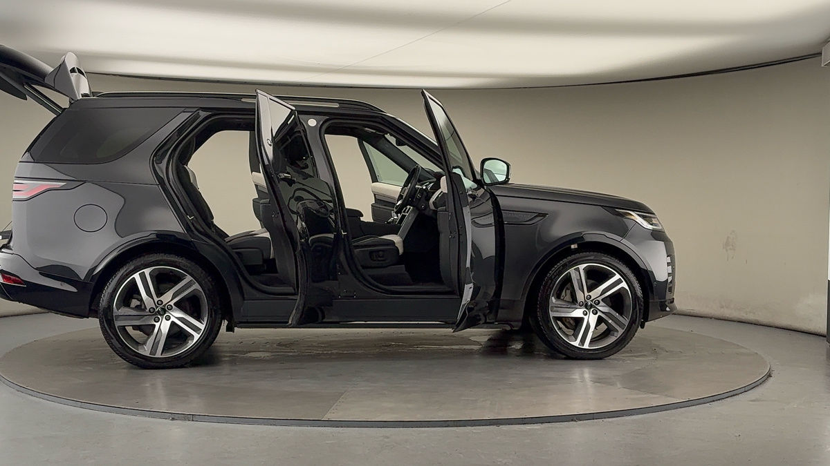 More views of Land Rover Discovery