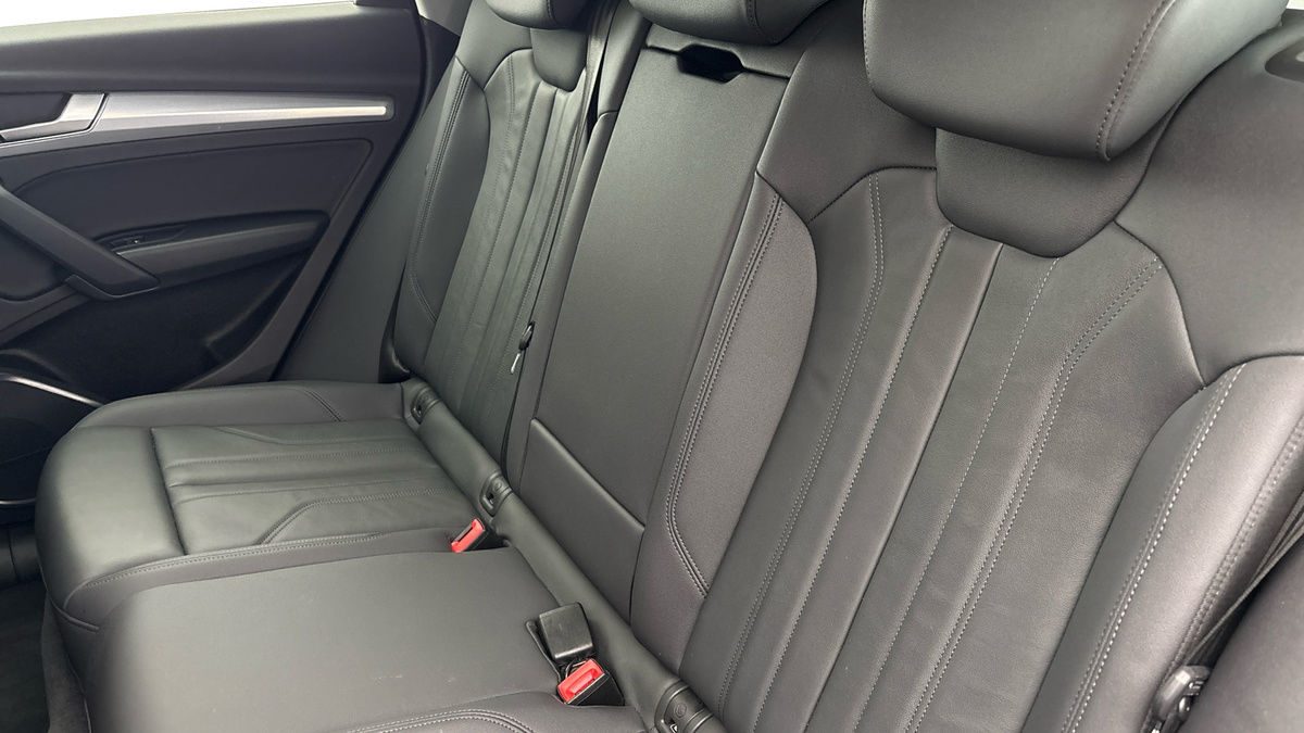 Audi Q5 Image 8