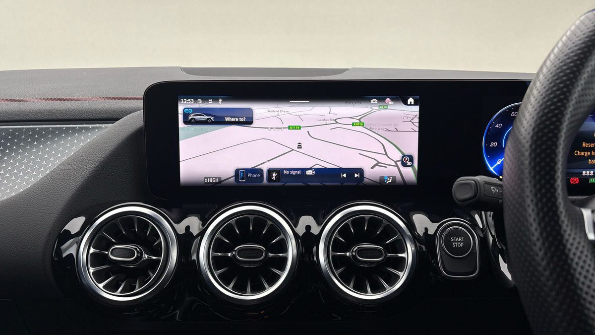 Mercedes-Benz EQA Image 18