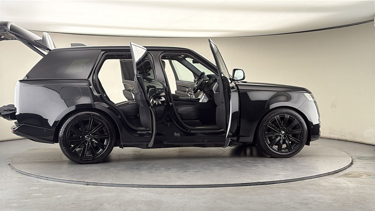 More views of Land Rover Range Rover