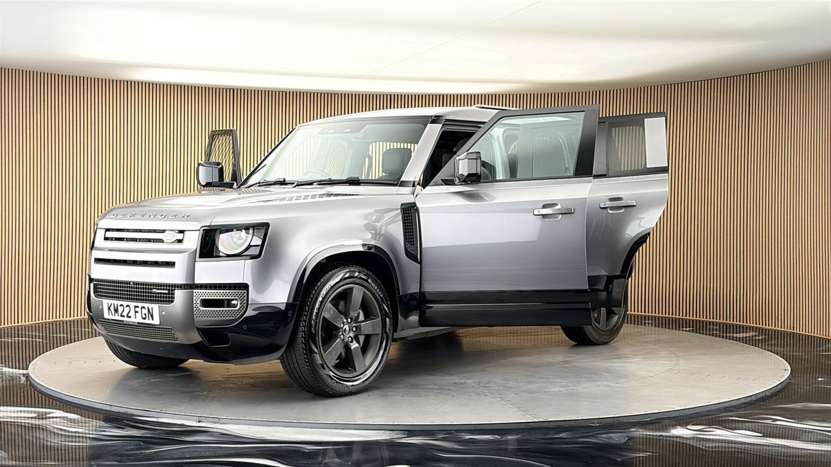 More views of Land Rover Defender 110