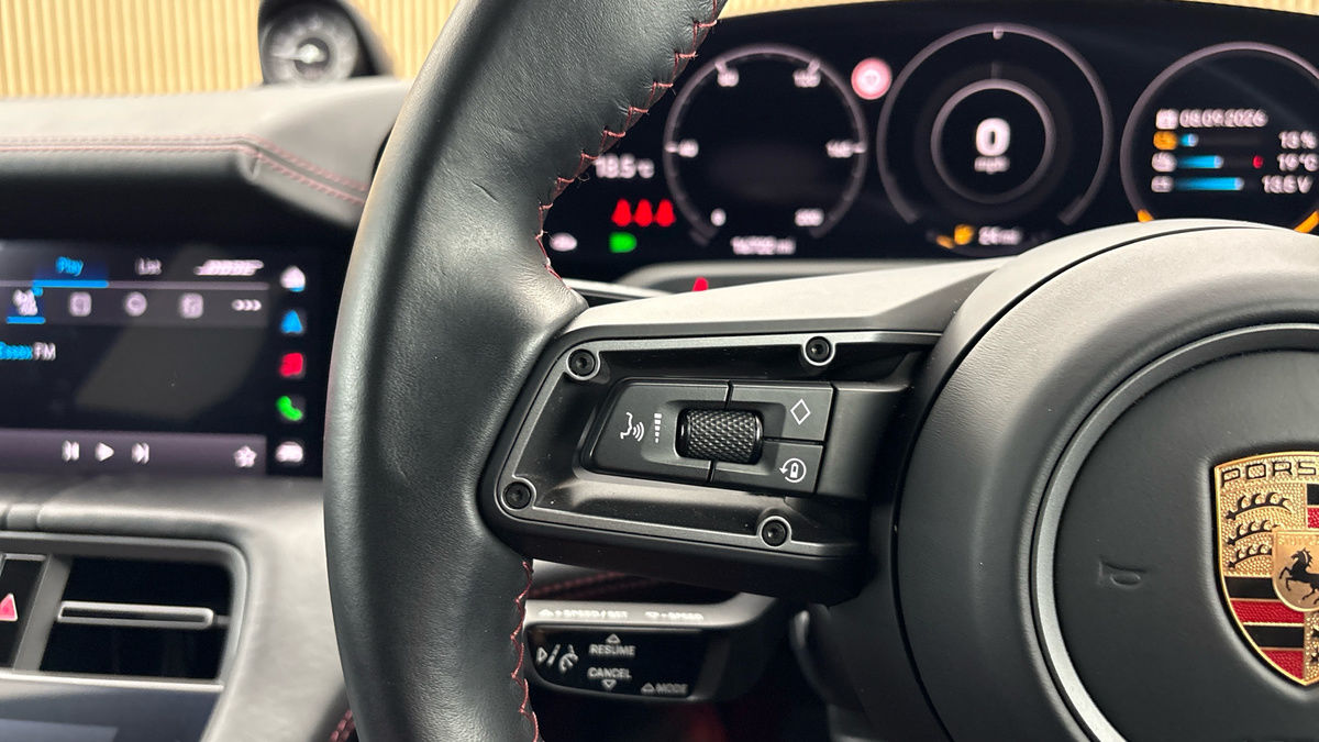Porsche Taycan Image 14