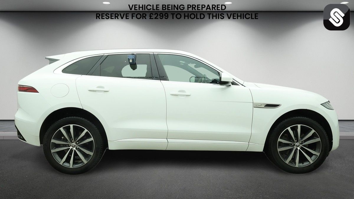 Jaguar F-PACE Image 5