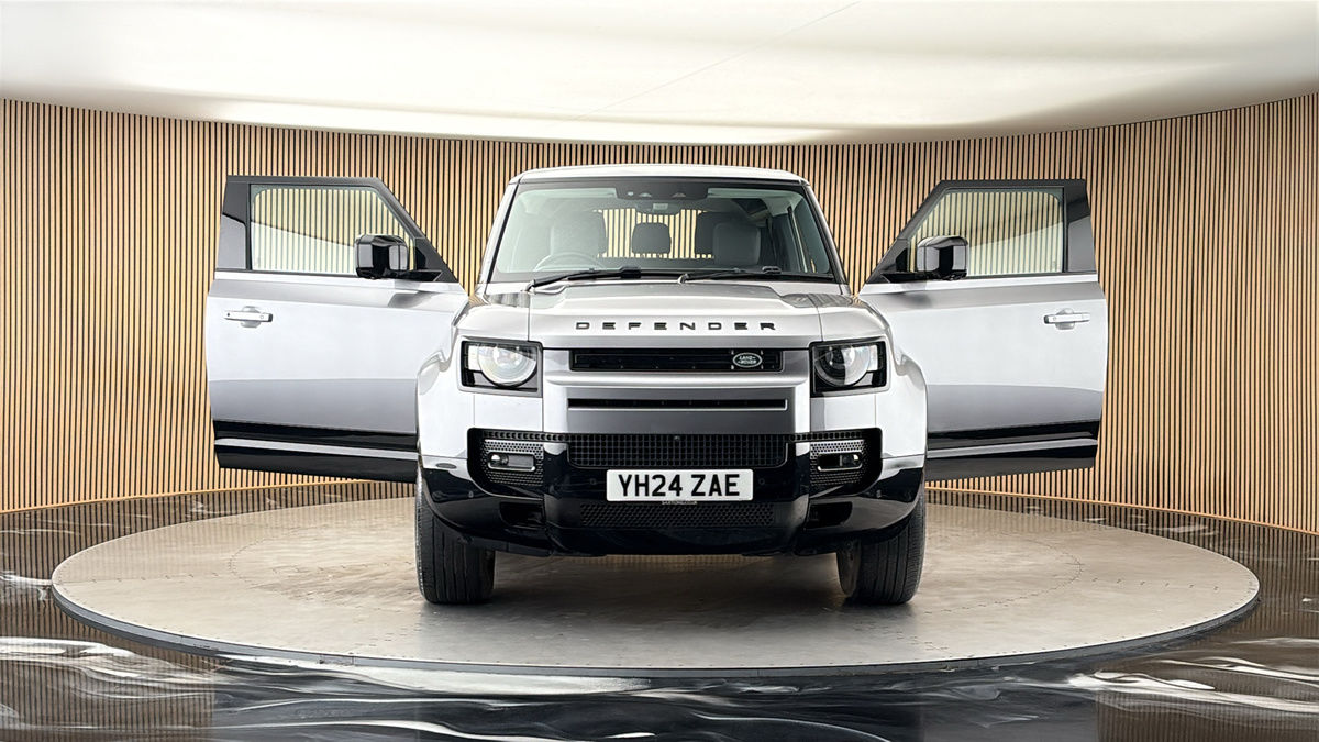 More views of Land Rover Defender 90