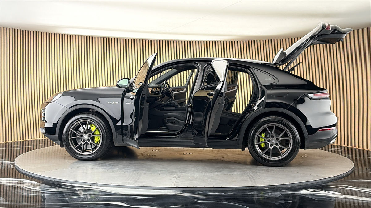 More views of Porsche Cayenne