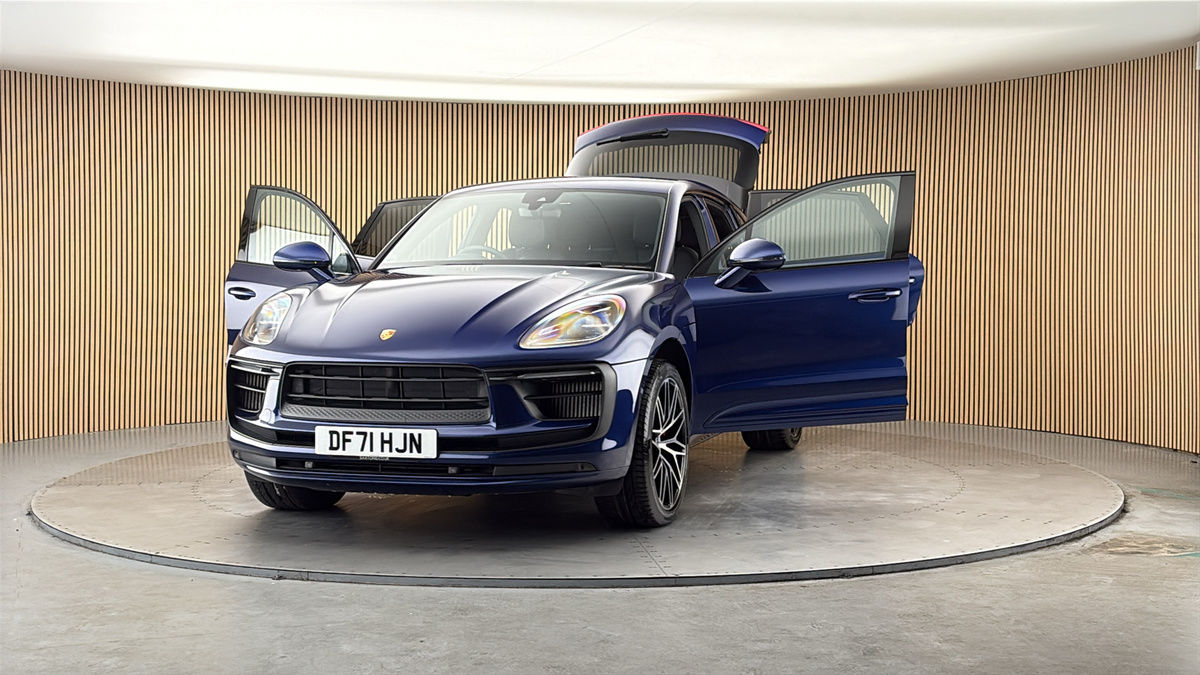 More views of Porsche Macan