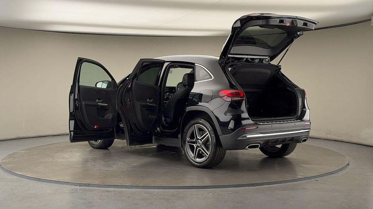 More views of Mercedes-Benz GLA