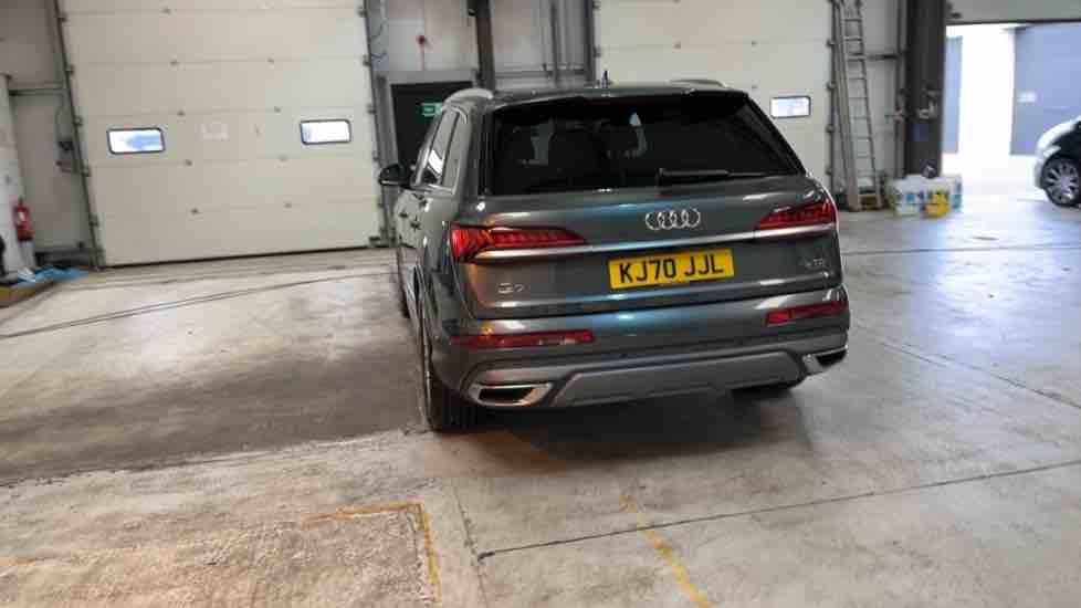 More views of Audi Q7
