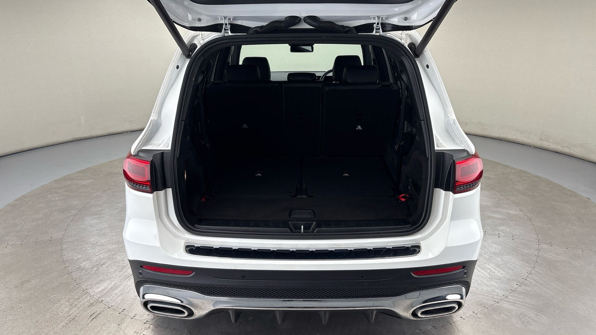 Mercedes-Benz GLB Image 11