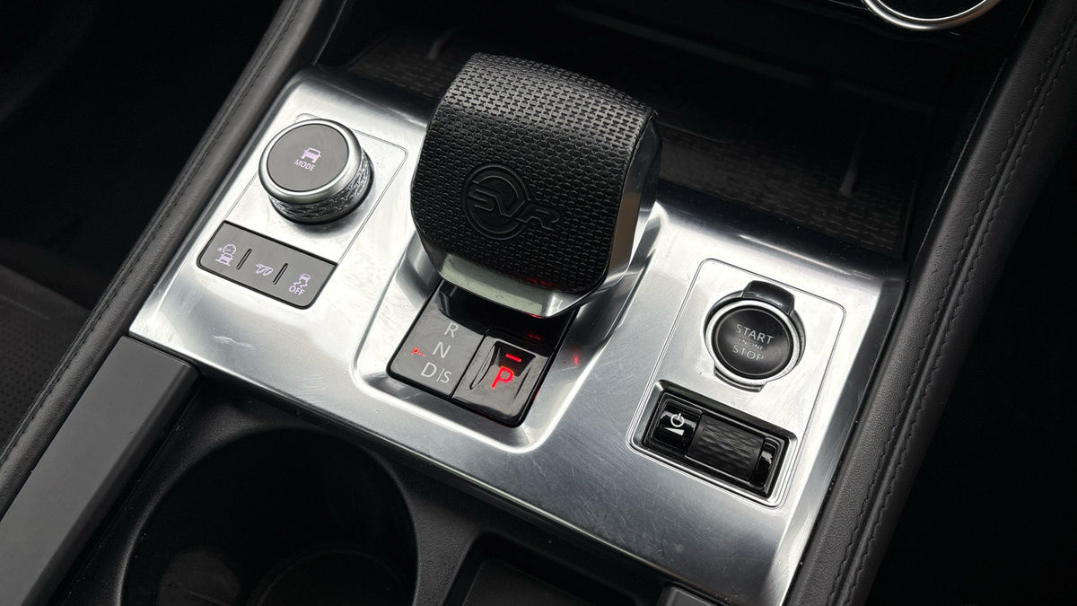 Jaguar F-PACE Image 25