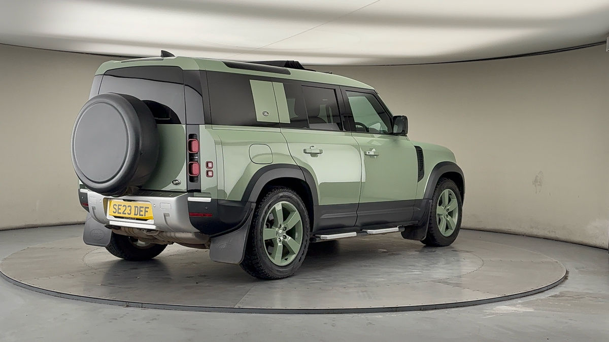 More views of Land Rover Defender 110