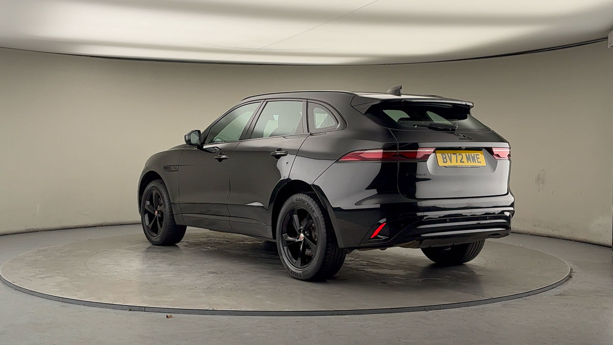 Jaguar F-PACE Image 2