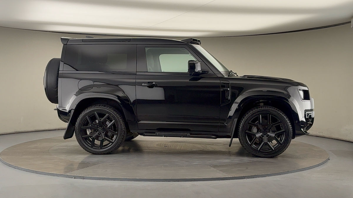 More views of Land Rover Defender 90