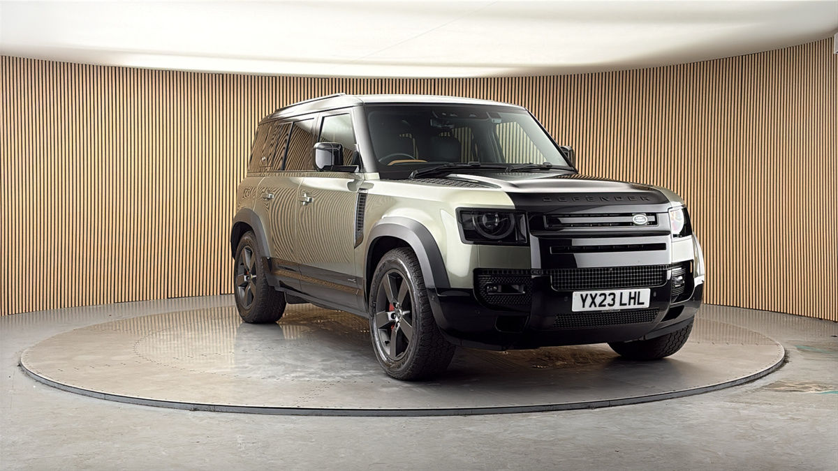 More views of Land Rover Defender 110