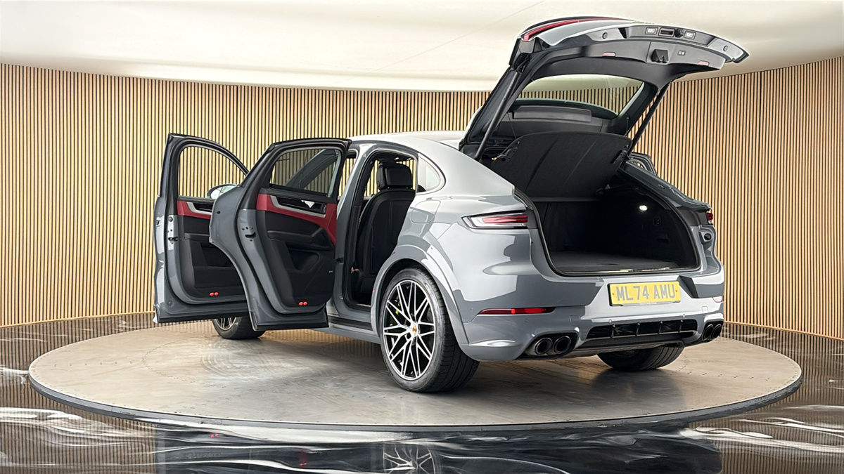 Porsche Cayenne Image 23