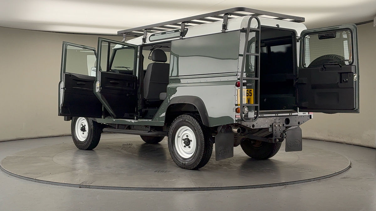 More views of Land Rover Defender 110