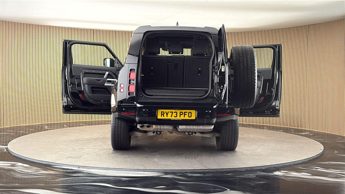 More views of Land Rover Defender 90