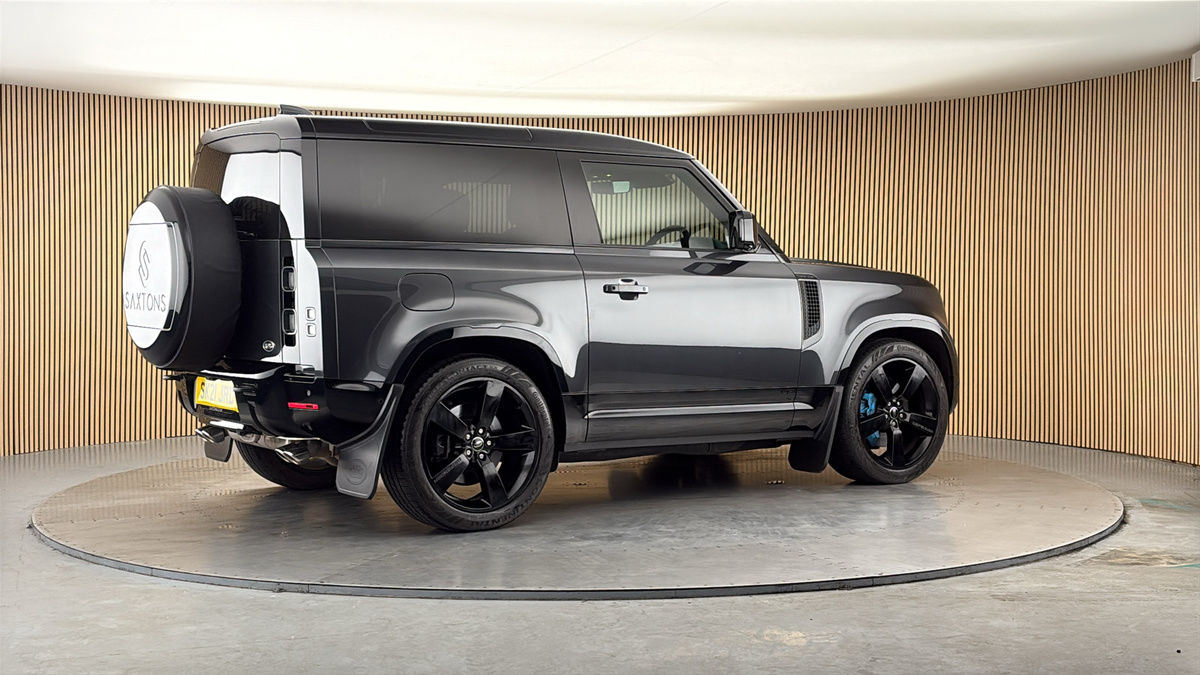 More views of Land Rover Defender 90