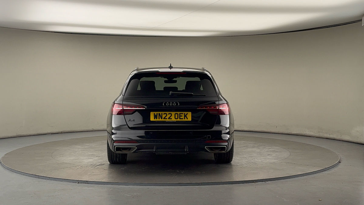 Audi A4 Avant Image 4