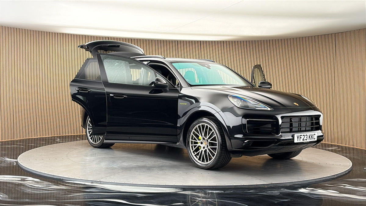 More views of Porsche Cayenne