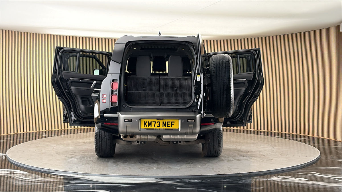 More views of Land Rover Defender 110