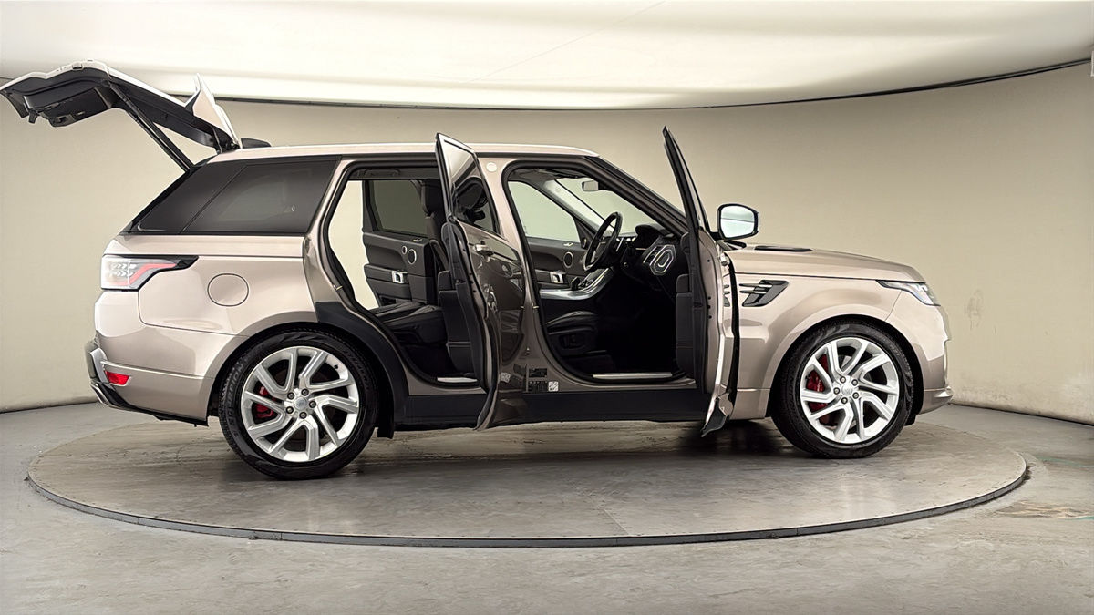 More views of Land Rover Range Rover Sport