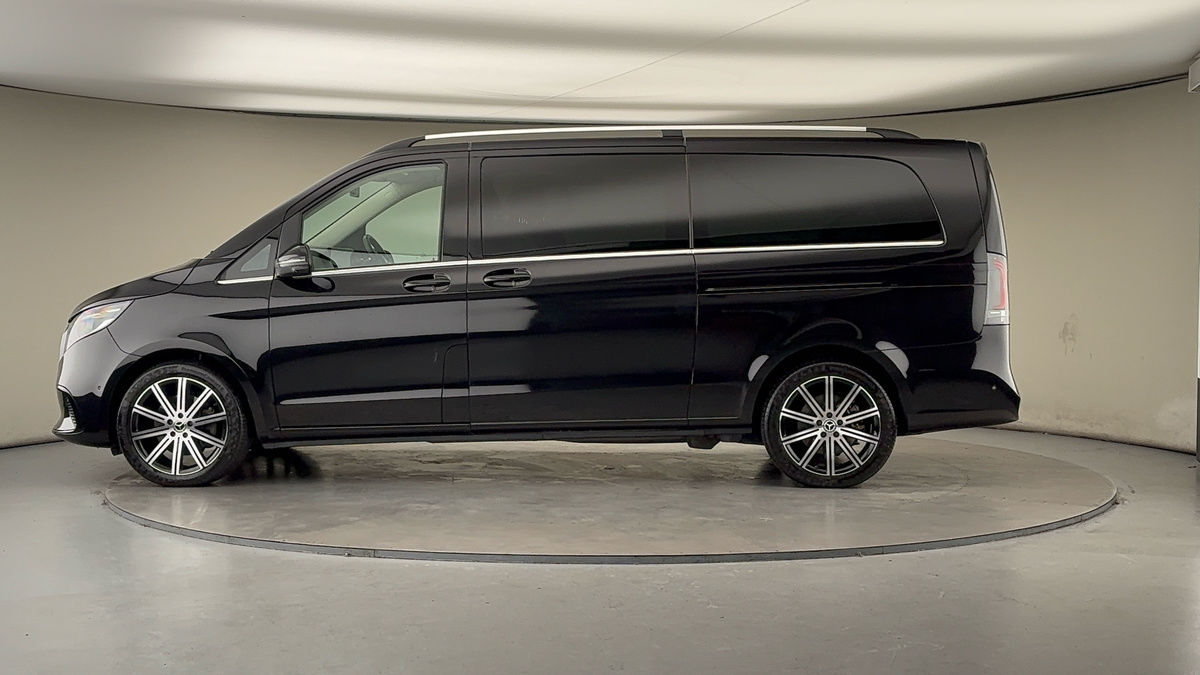 Mercedes-Benz V Class Image 15