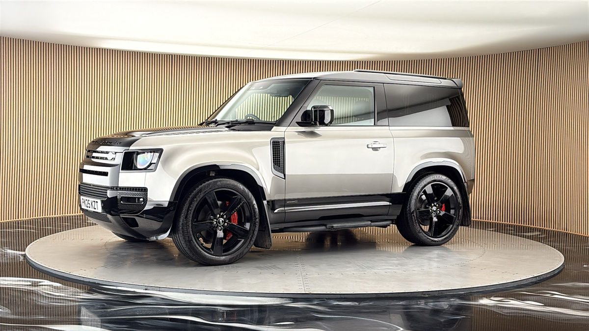 More views of Land Rover Defender 90
