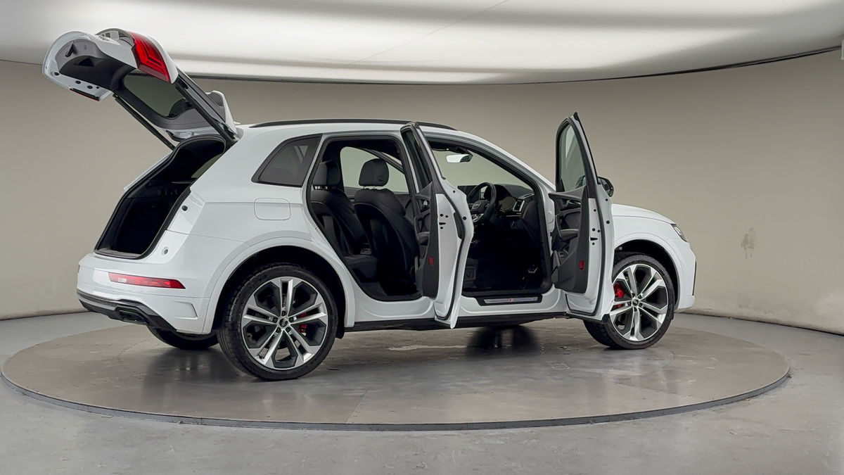 More views of Audi Q5