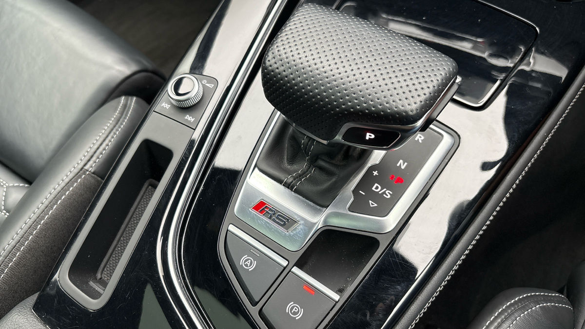 Audi RS4 Avant Image 25