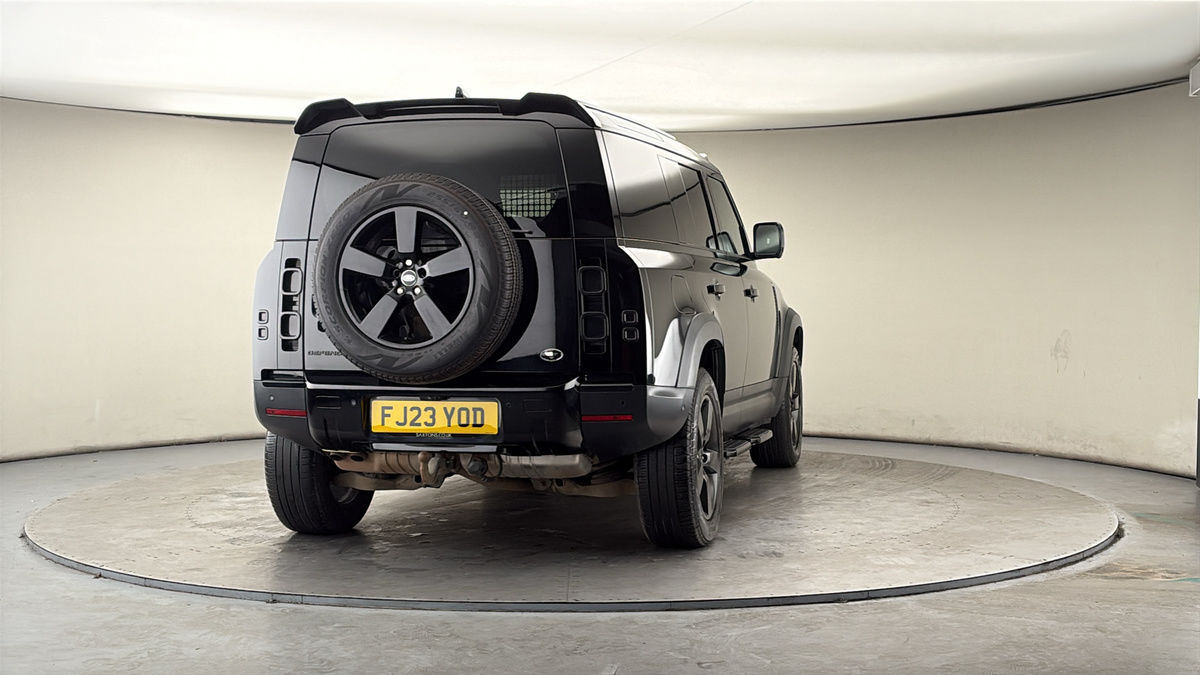 More views of Land Rover Defender 110