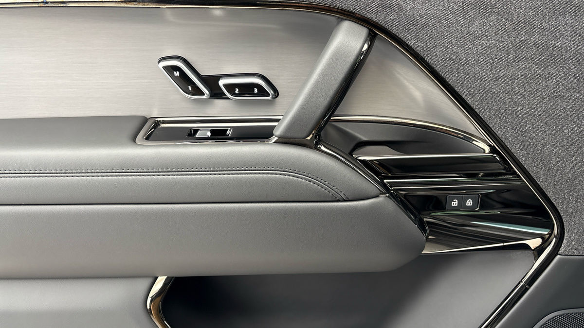 Land Rover Range Rover Sport Image 19