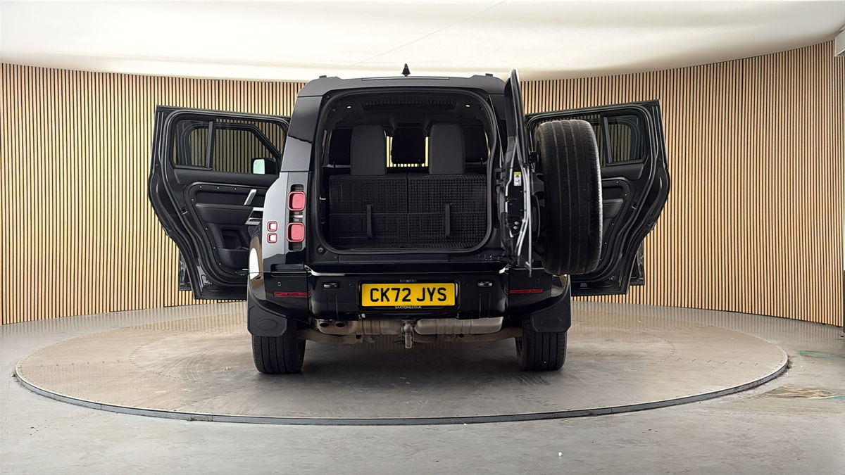 More views of Land Rover Defender 110