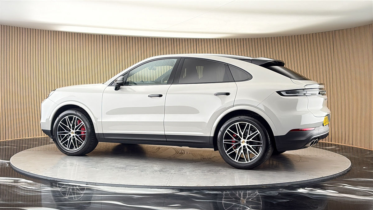 More views of Porsche Cayenne