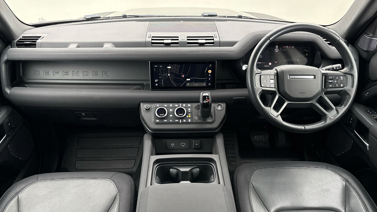 Land Rover Defender 110 Image 12