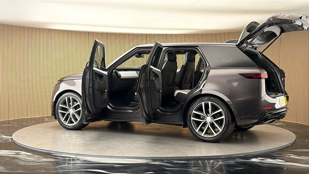 More views of Land Rover Range Rover Sport