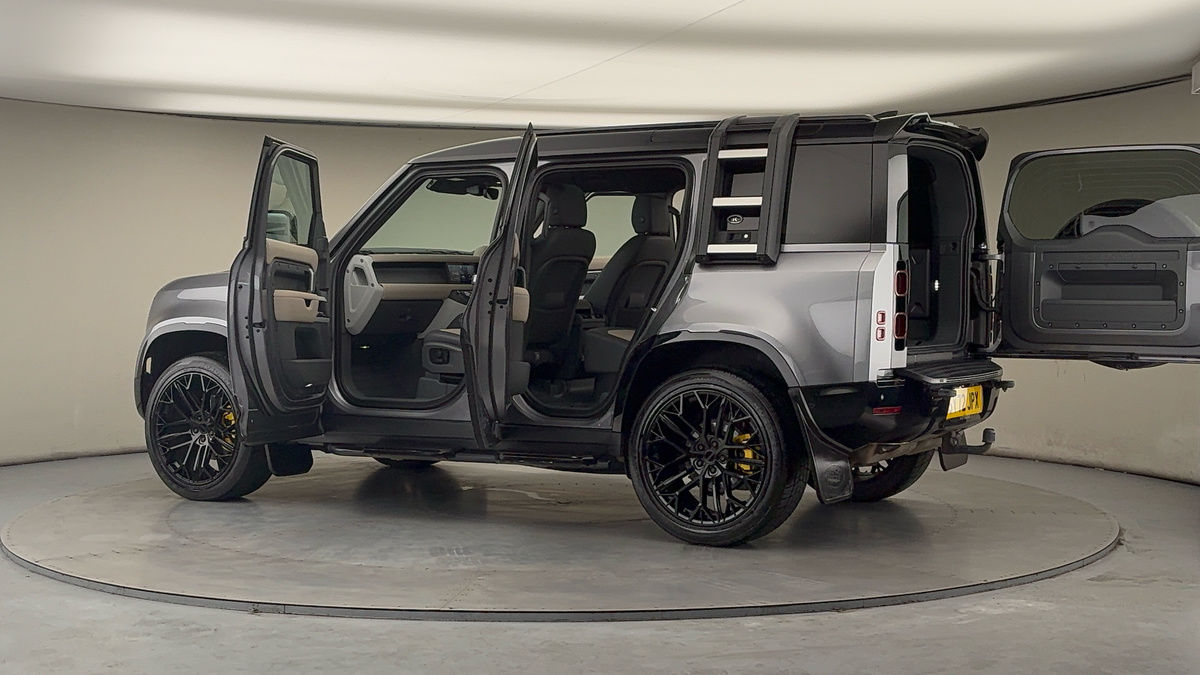 More views of Land Rover Defender 110