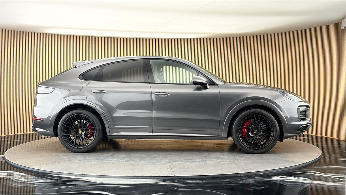 More views of Porsche Cayenne