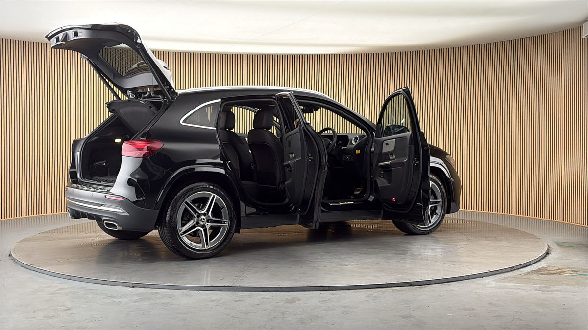 More views of Mercedes-Benz GLA