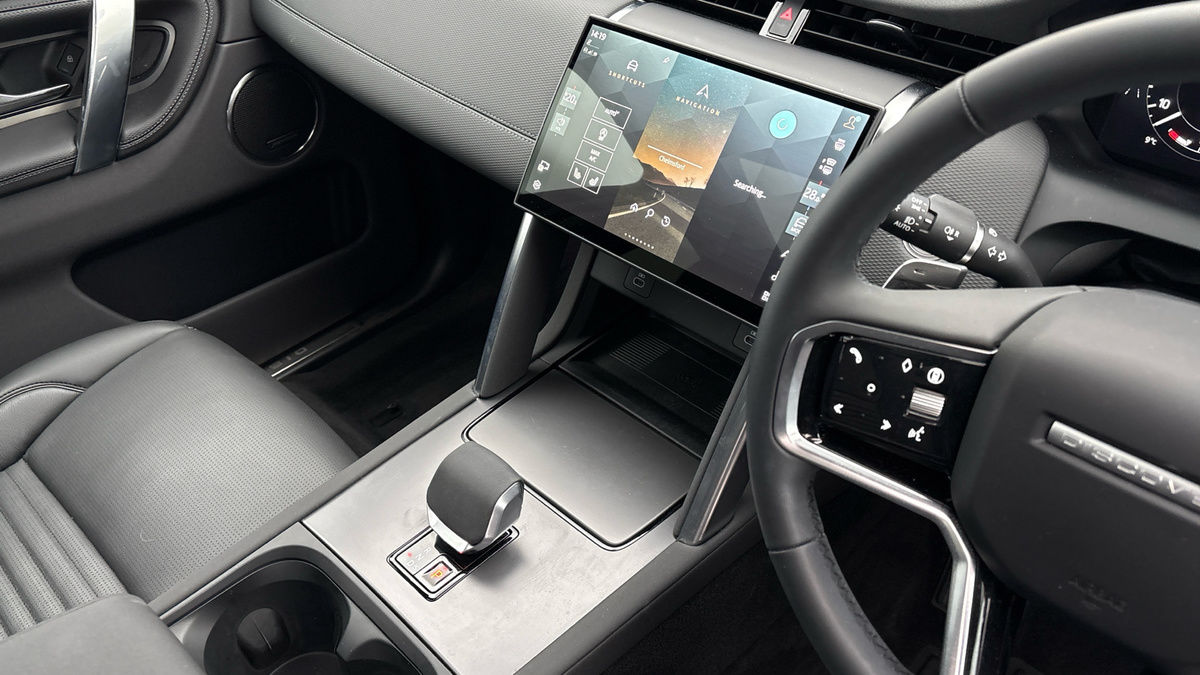 Land Rover Discovery Sport Image 18