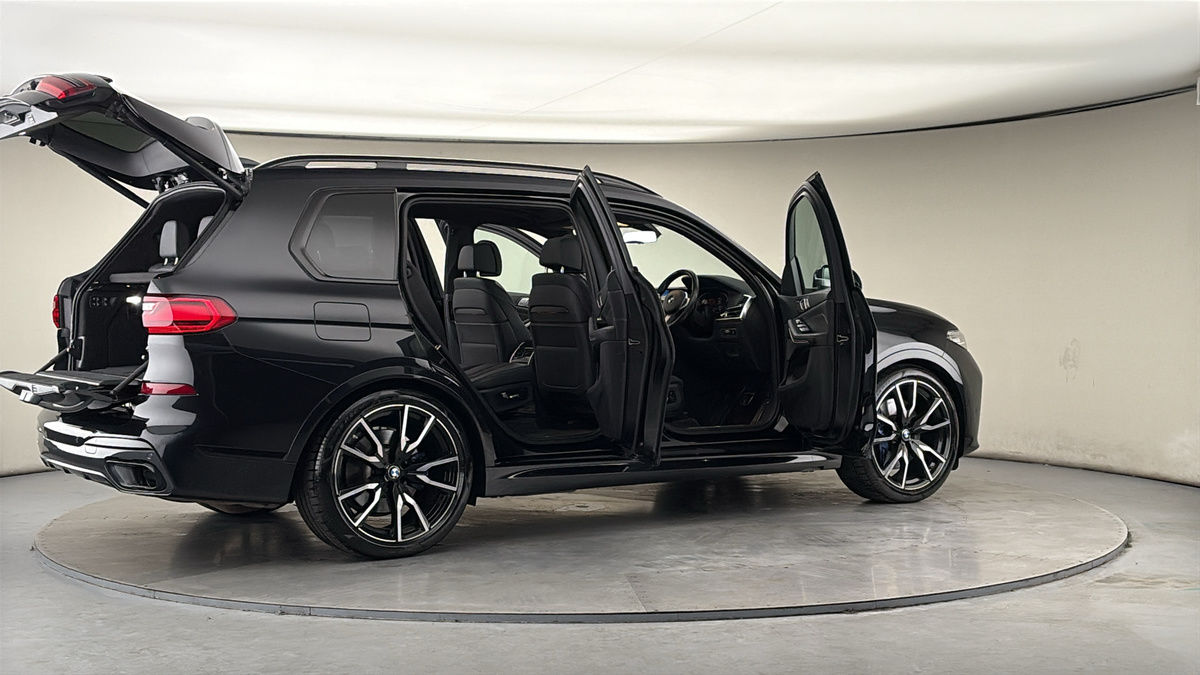 More views of BMW X7